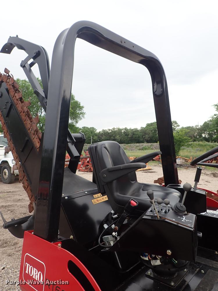 image for item DE5395 2015 Toro RT600 trencher