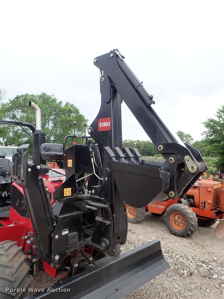 image for item DE5395 2015 Toro RT600 trencher