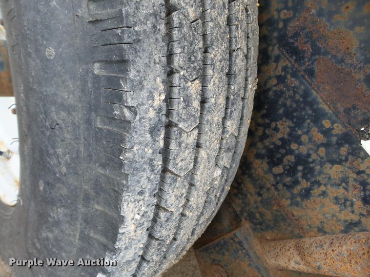 image for item DE7809 1995 R&W utility trailer