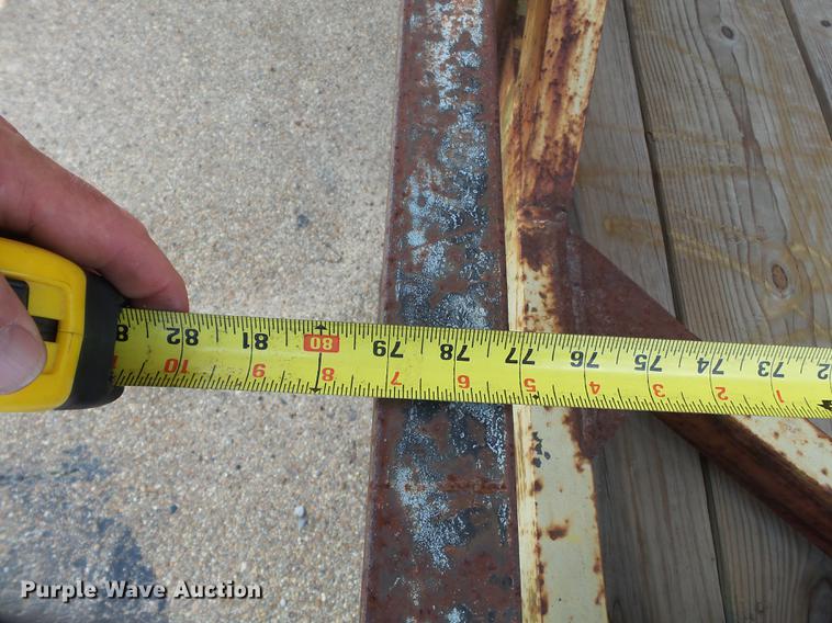 image for item DE7810 1995 R&W utility trailer