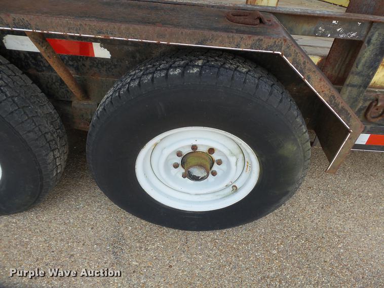 image for item DE7810 1995 R&W utility trailer