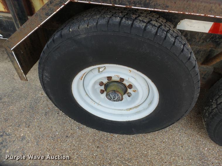 image for item DE7810 1995 R&W utility trailer