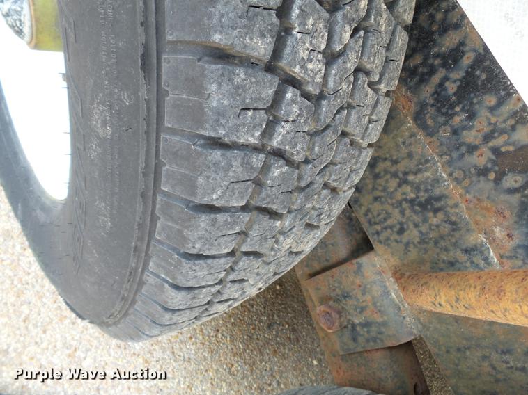 image for item DE7810 1995 R&W utility trailer