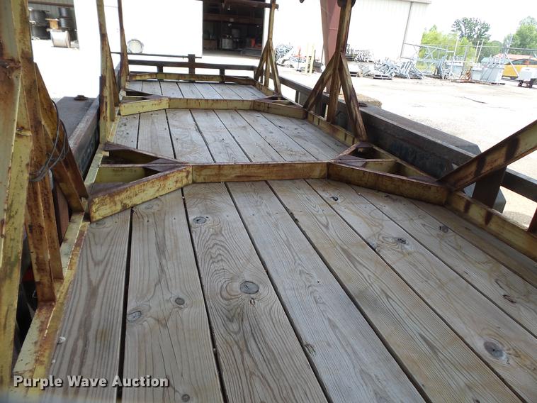 image for item DE7810 1995 R&W utility trailer