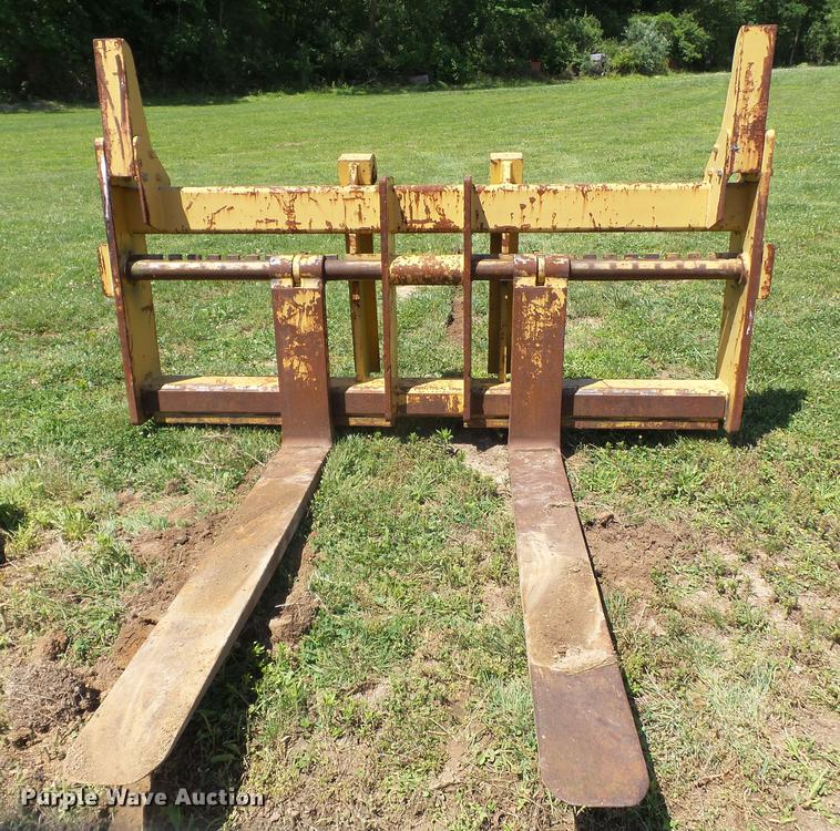 image for item DE7823 Caterpillar ART02723 pallet forks