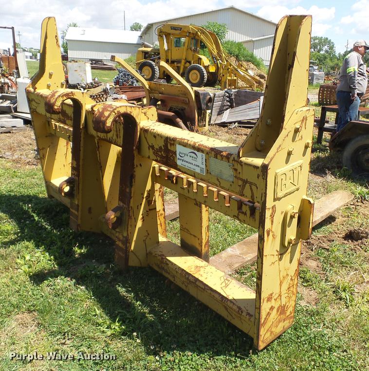 image for item DE7823 Caterpillar ART02723 pallet forks
