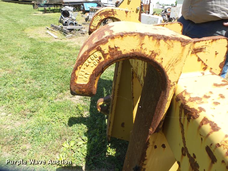 image for item DE7823 Caterpillar ART02723 pallet forks