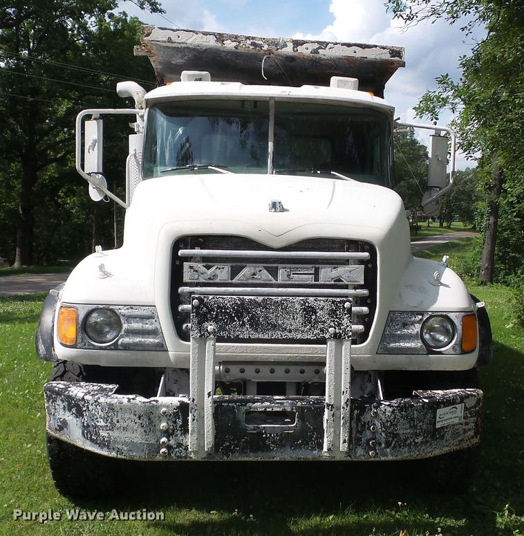 image for item DE7824 2004 Mack CV713 Granite dump truck