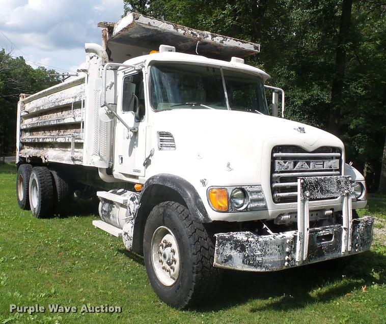 image for item DE7824 2004 Mack CV713 Granite dump truck