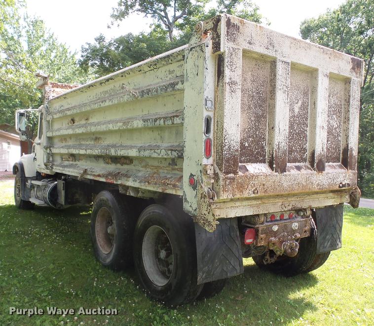 image for item DE7824 2004 Mack CV713 Granite dump truck