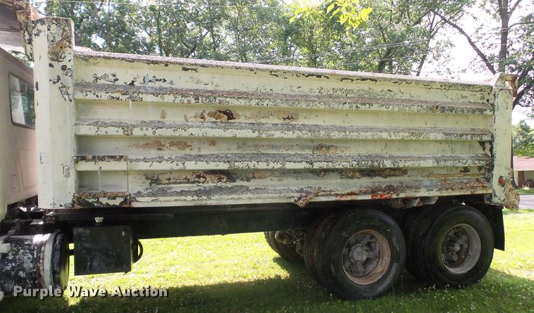 image for item DE7824 2004 Mack CV713 Granite dump truck