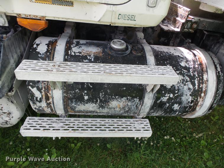 image for item DE7824 2004 Mack CV713 Granite dump truck