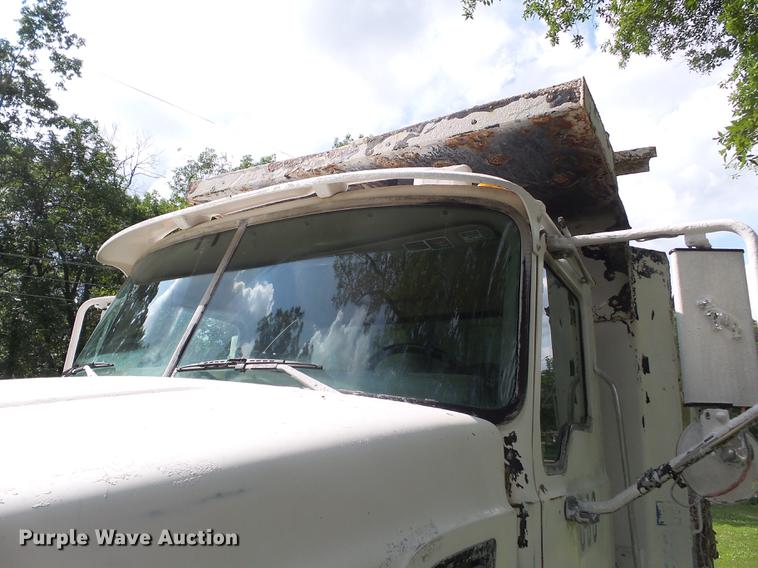 image for item DE7824 2004 Mack CV713 Granite dump truck