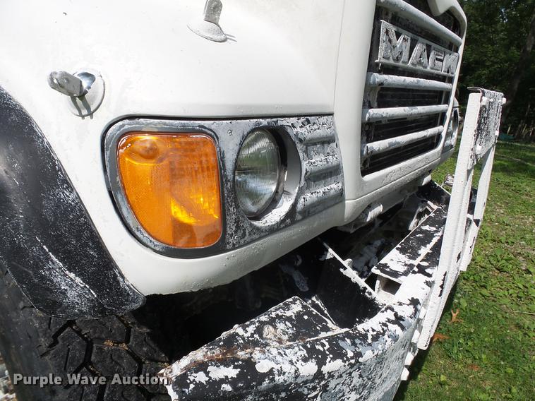 image for item DE7824 2004 Mack CV713 Granite dump truck