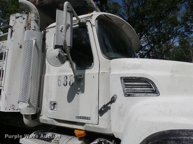 image for item DE7824 2004 Mack CV713 Granite dump truck