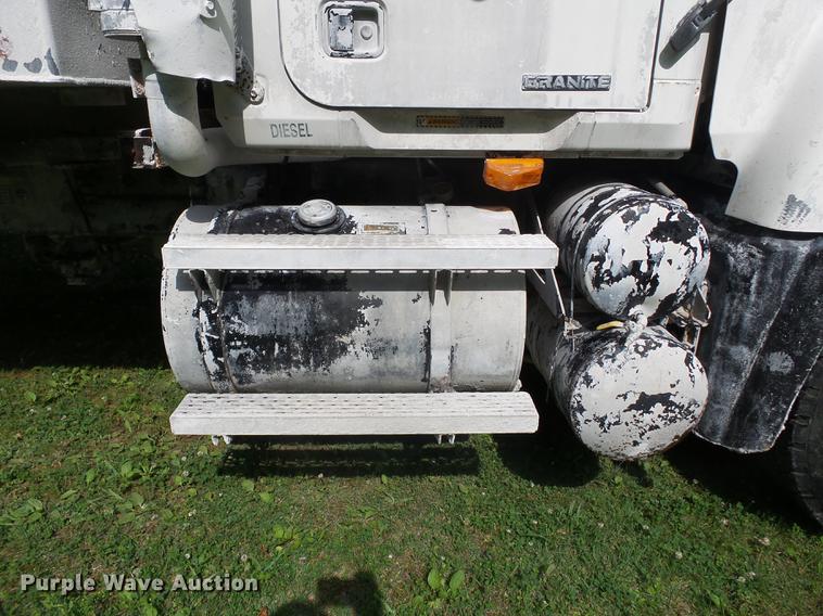 image for item DE7824 2004 Mack CV713 Granite dump truck