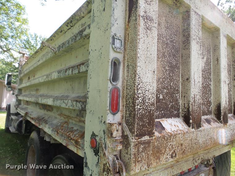 image for item DE7824 2004 Mack CV713 Granite dump truck