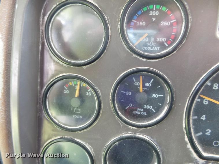 image for item DE7824 2004 Mack CV713 Granite dump truck