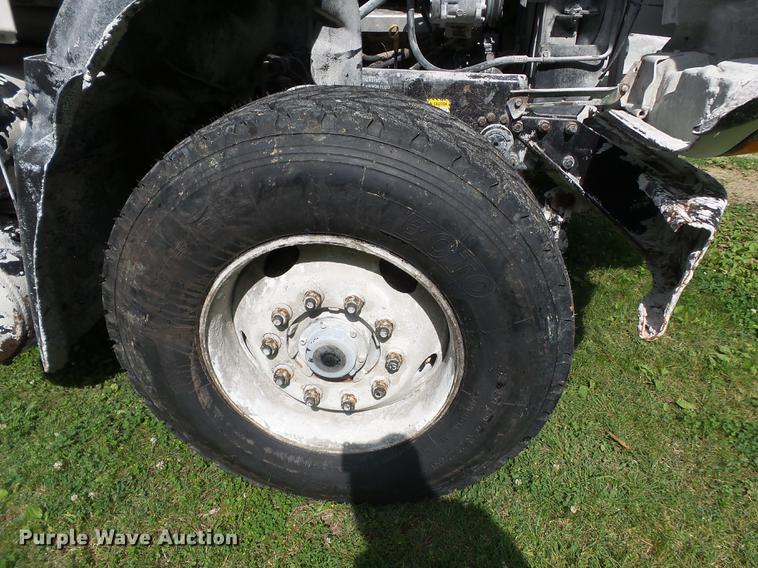 image for item DE7824 2004 Mack CV713 Granite dump truck