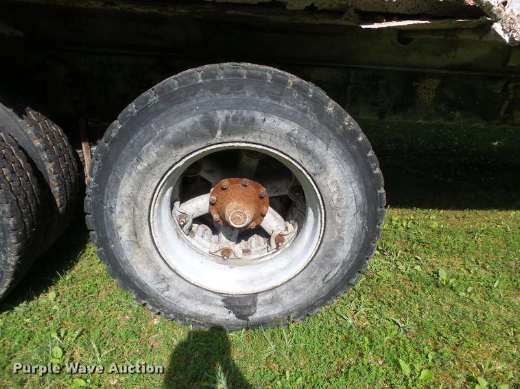 image for item DE7824 2004 Mack CV713 Granite dump truck