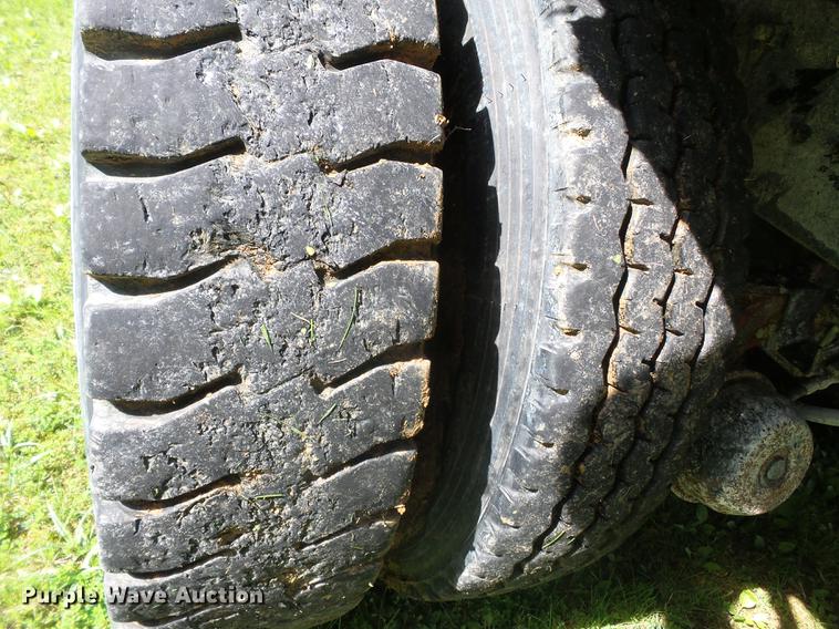 image for item DE7824 2004 Mack CV713 Granite dump truck