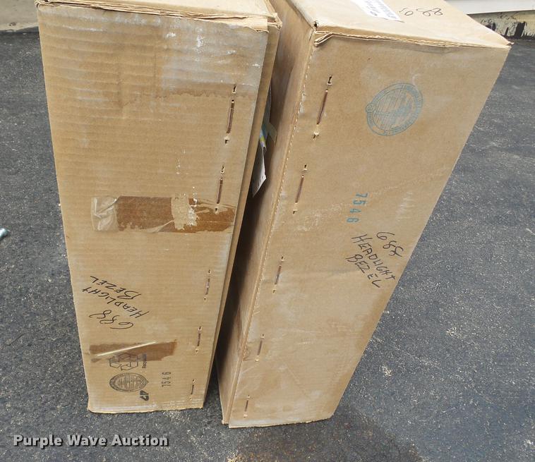 image for item DE7824 2004 Mack CV713 Granite dump truck