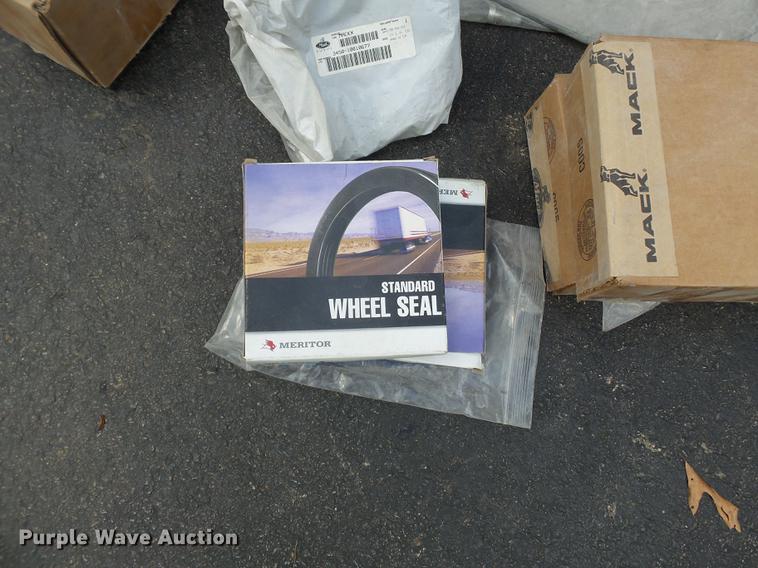 image for item DE7824 2004 Mack CV713 Granite dump truck