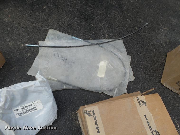 image for item DE7824 2004 Mack CV713 Granite dump truck