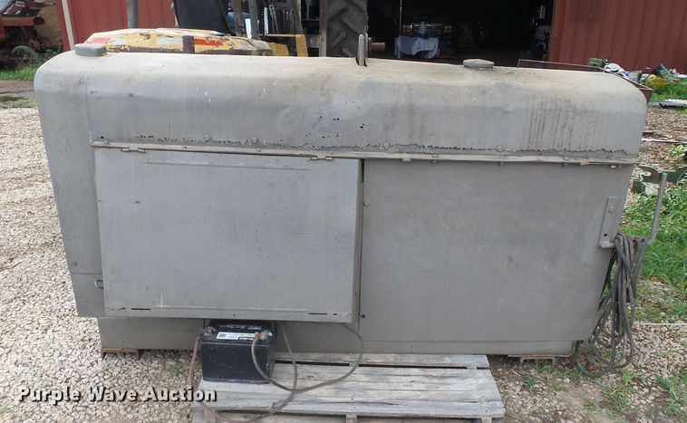image for item DE7827 Lincoln SAE400 welder