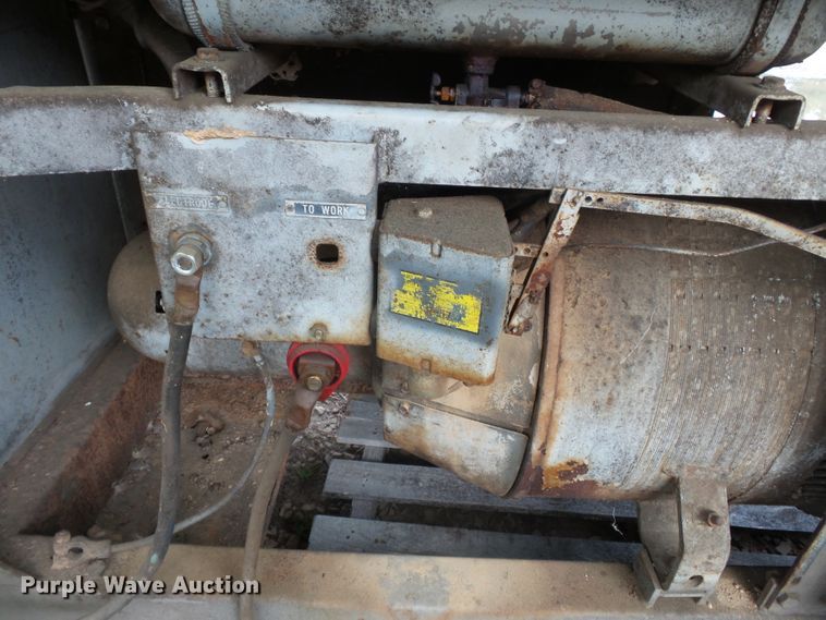 image for item DE7827 Lincoln SAE400 welder