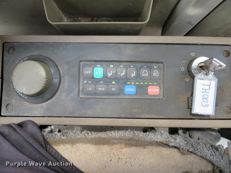 image for item DE8089 2006 Doosan Solar 210WV rubber tire excavator