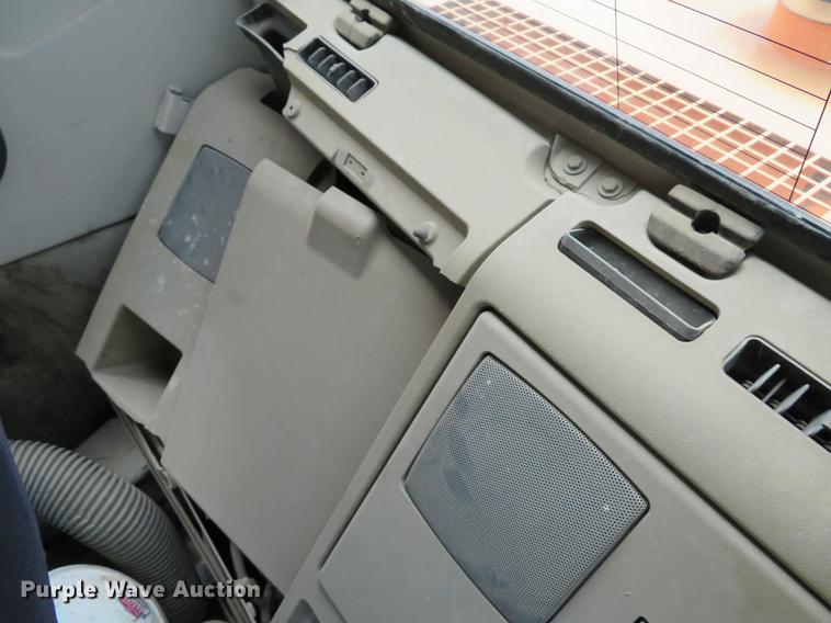 image for item DE8089 2006 Doosan Solar 210WV rubber tire excavator