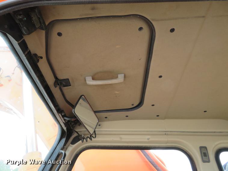 image for item DE8089 2006 Doosan Solar 210WV rubber tire excavator