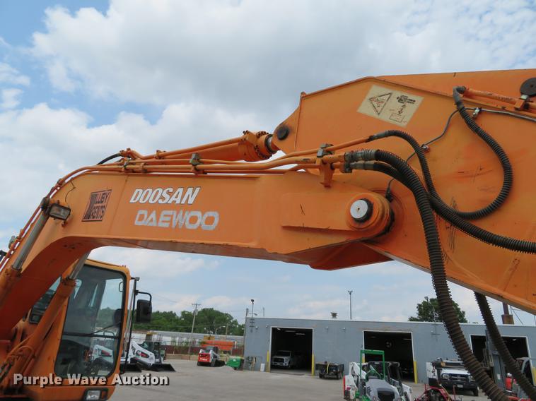 image for item DE8089 2006 Doosan Solar 210WV rubber tire excavator