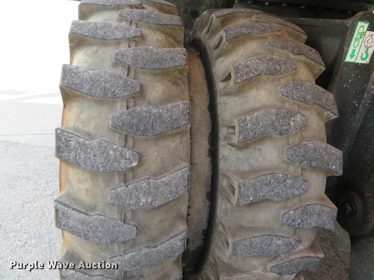 image for item DE8089 2006 Doosan Solar 210WV rubber tire excavator