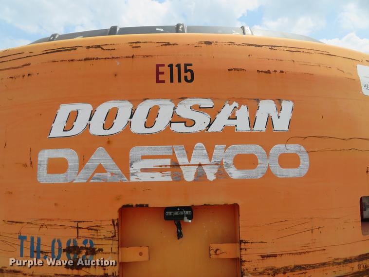 image for item DE8089 2006 Doosan Solar 210WV rubber tire excavator