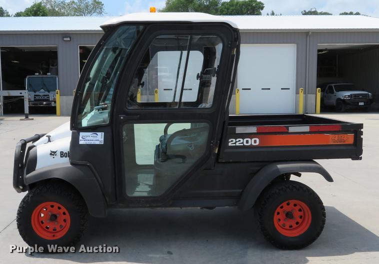 image for item DE8090 Bobcat 2200 utility vehicle
