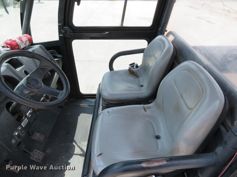 image for item DE8090 Bobcat 2200 utility vehicle
