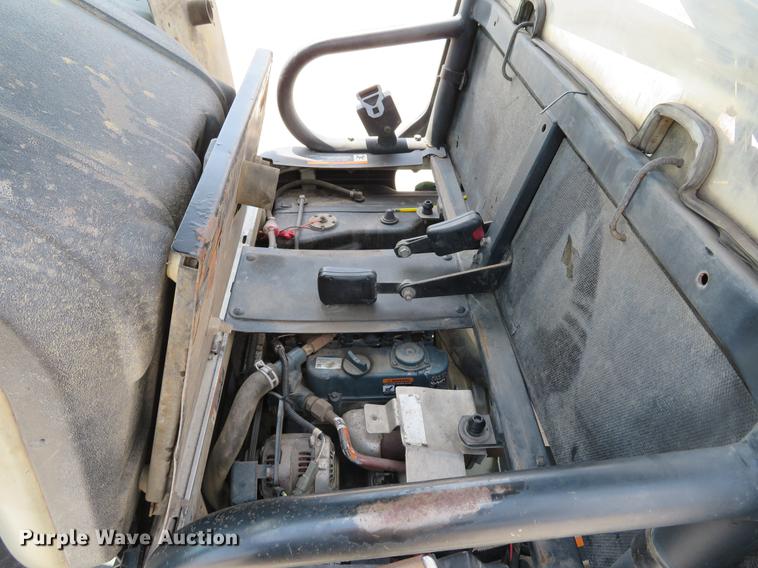 image for item DE8090 Bobcat 2200 utility vehicle
