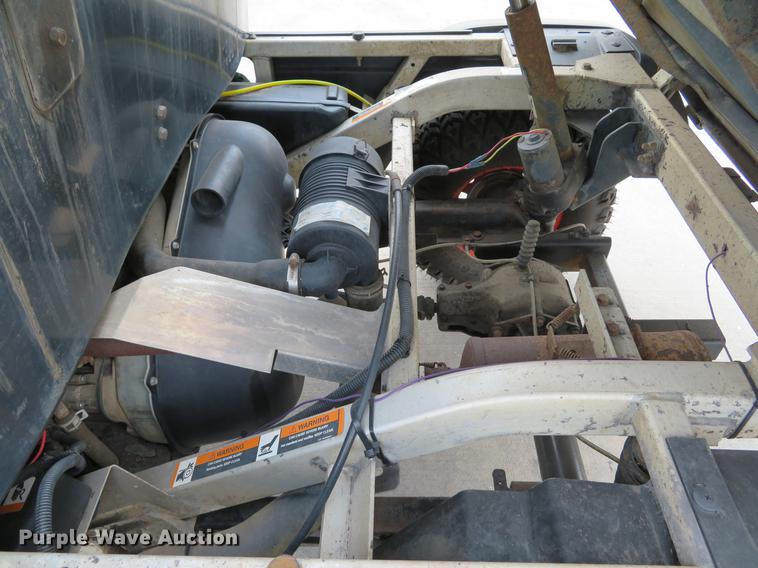 image for item DE8090 Bobcat 2200 utility vehicle