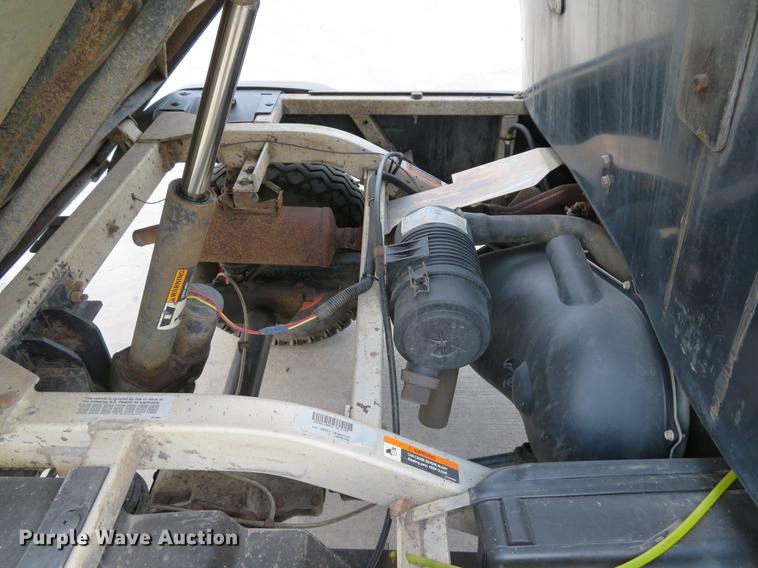 image for item DE8090 Bobcat 2200 utility vehicle