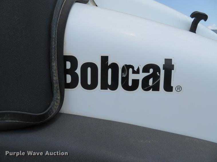image for item DE8090 Bobcat 2200 utility vehicle