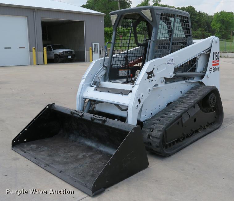 image for item DE8091 2011 Bobcat T180 skid steer