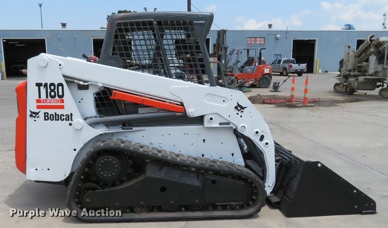 image for item DE8091 2011 Bobcat T180 skid steer
