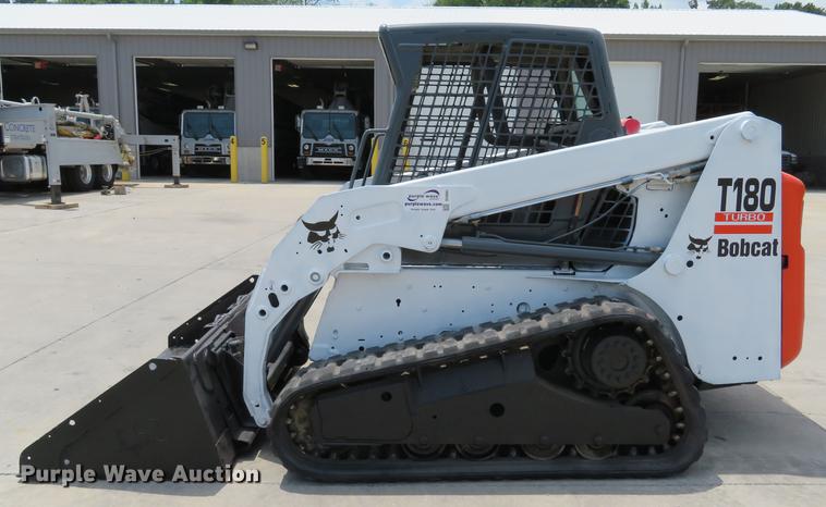 image for item DE8091 2011 Bobcat T180 skid steer