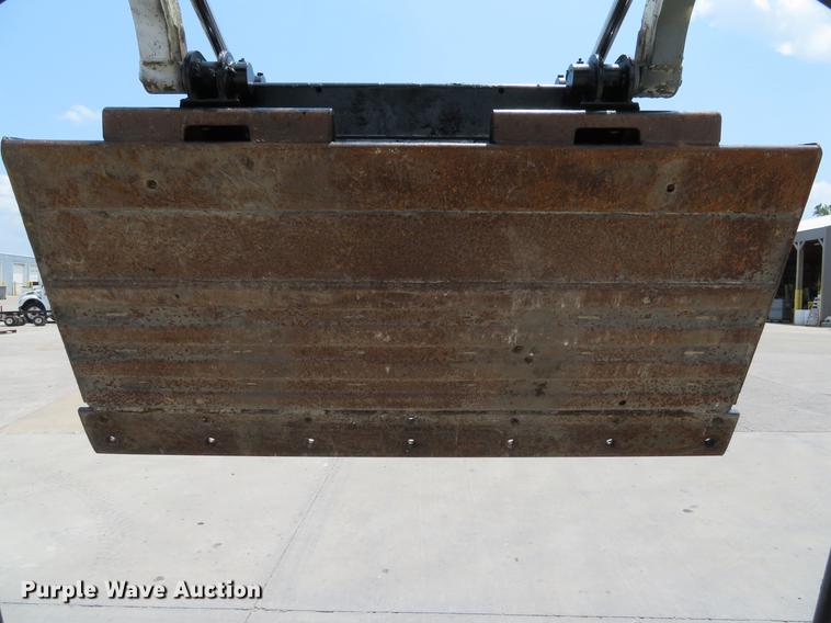 image for item DE8091 2011 Bobcat T180 skid steer