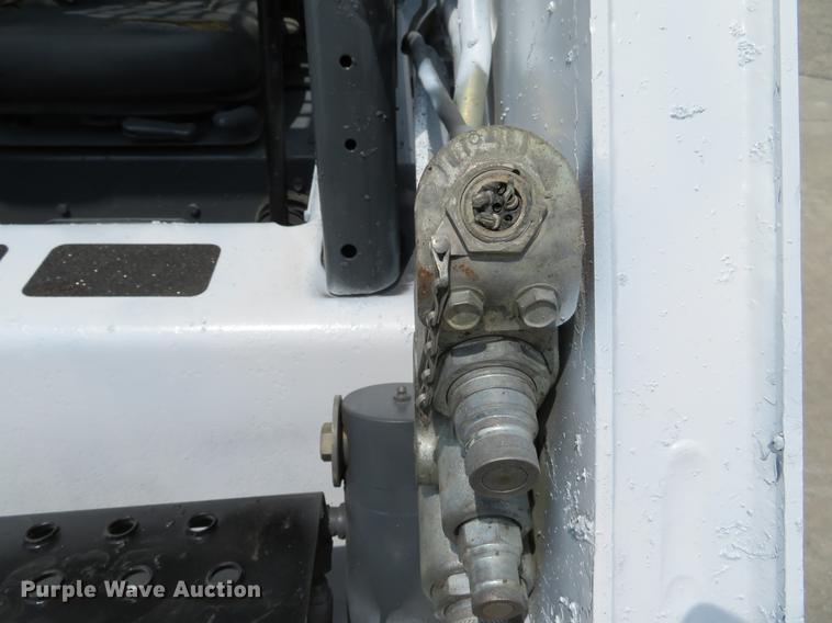 image for item DE8091 2011 Bobcat T180 skid steer