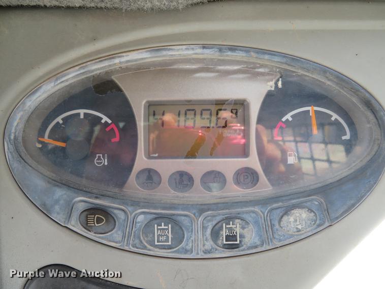 image for item DE8091 2011 Bobcat T180 skid steer