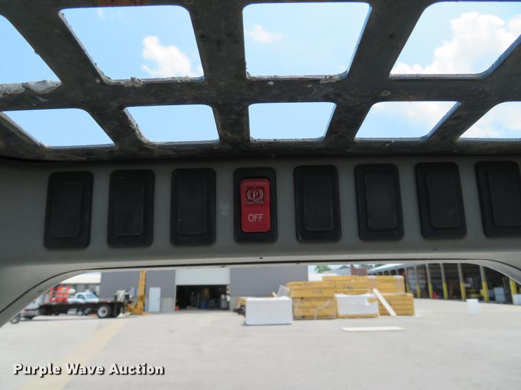 image for item DE8091 2011 Bobcat T180 skid steer