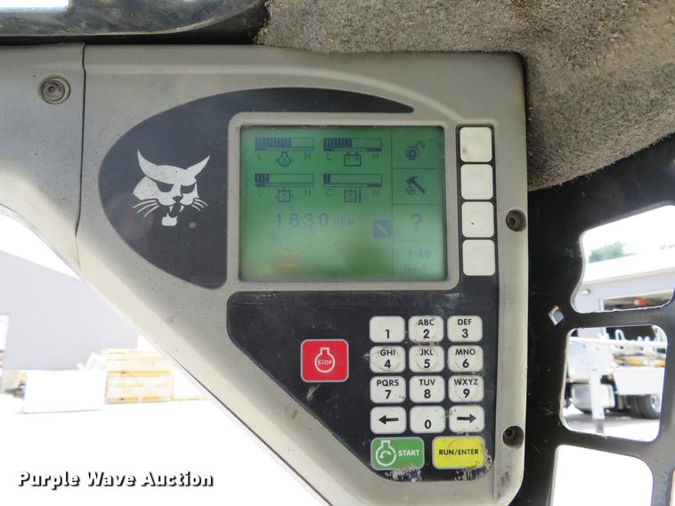 image for item DE8091 2011 Bobcat T180 skid steer